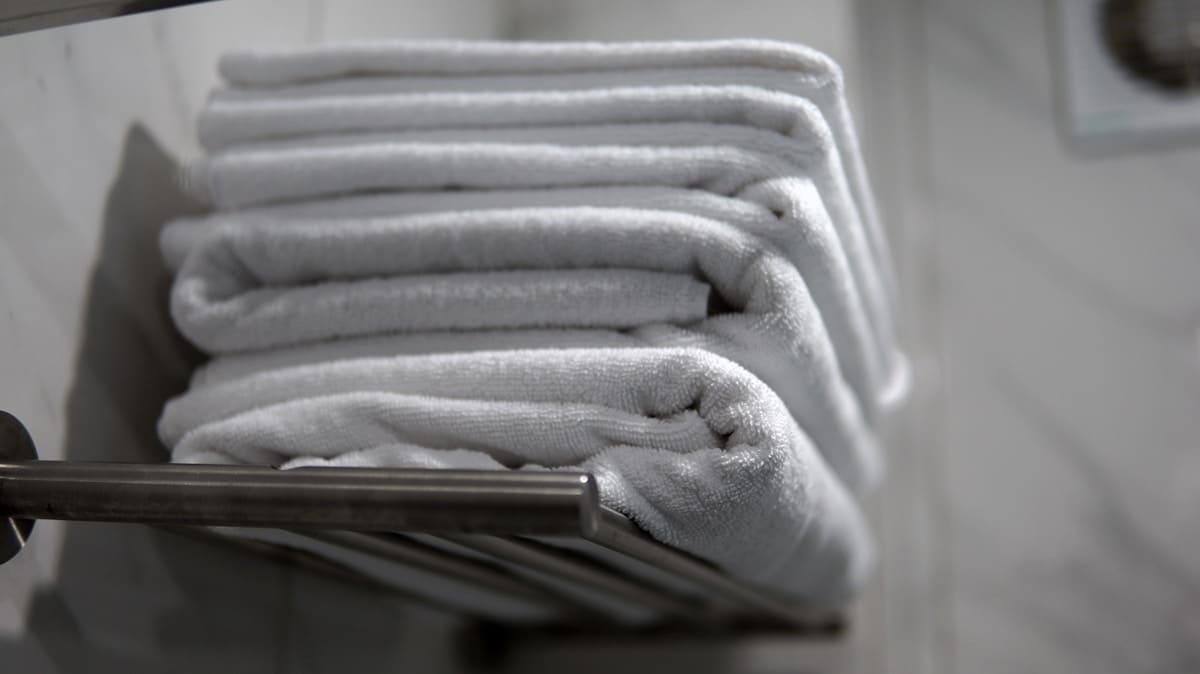 RFID Laundry Industry Post-COVID 2026: Hygiene, ROI & Tag Selection — RFIDAK RFID buyer guide and industry insight