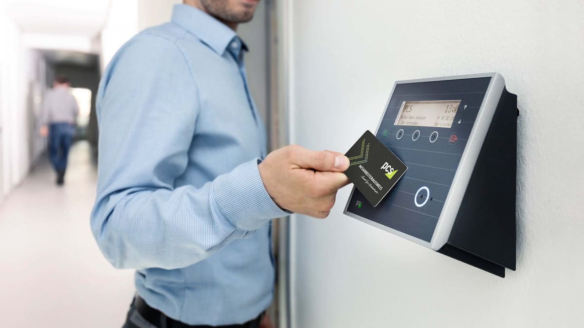 How to Choose RFID Readers & Writers 2026: Desktop to Fixed Gate — RFIDAK RFID buyer guide and industry insight