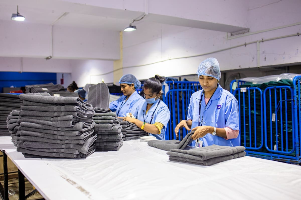 Laundry RFID Tags 2026: Silicone, PPS & Textile Tag Selection Guide — RFIDAK RFID buyer guide and industry insight