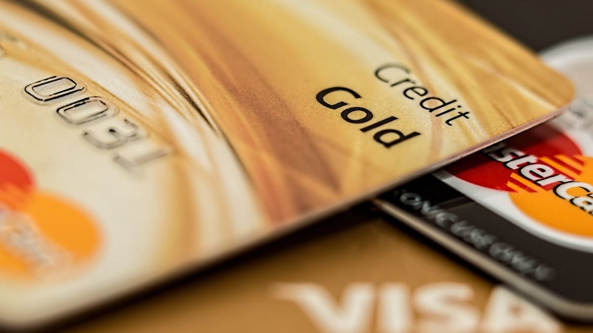 MIFARE Classic vs DESFire 2026: Security, Cost & Migration Guide — RFIDAK RFID buyer guide and industry insight