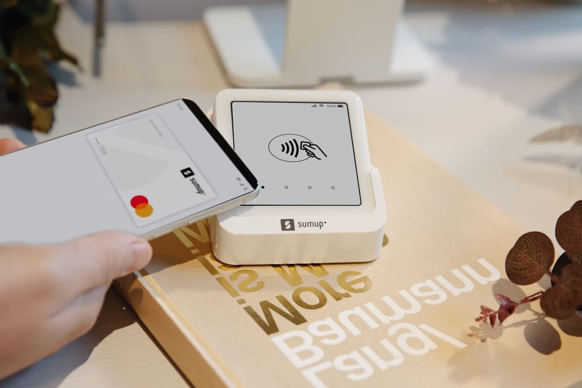 NFC Technology Guide 2026: How It Works, Use Cases & Chip Selection - RFIDAK RFID buyer guide covering rfid technology