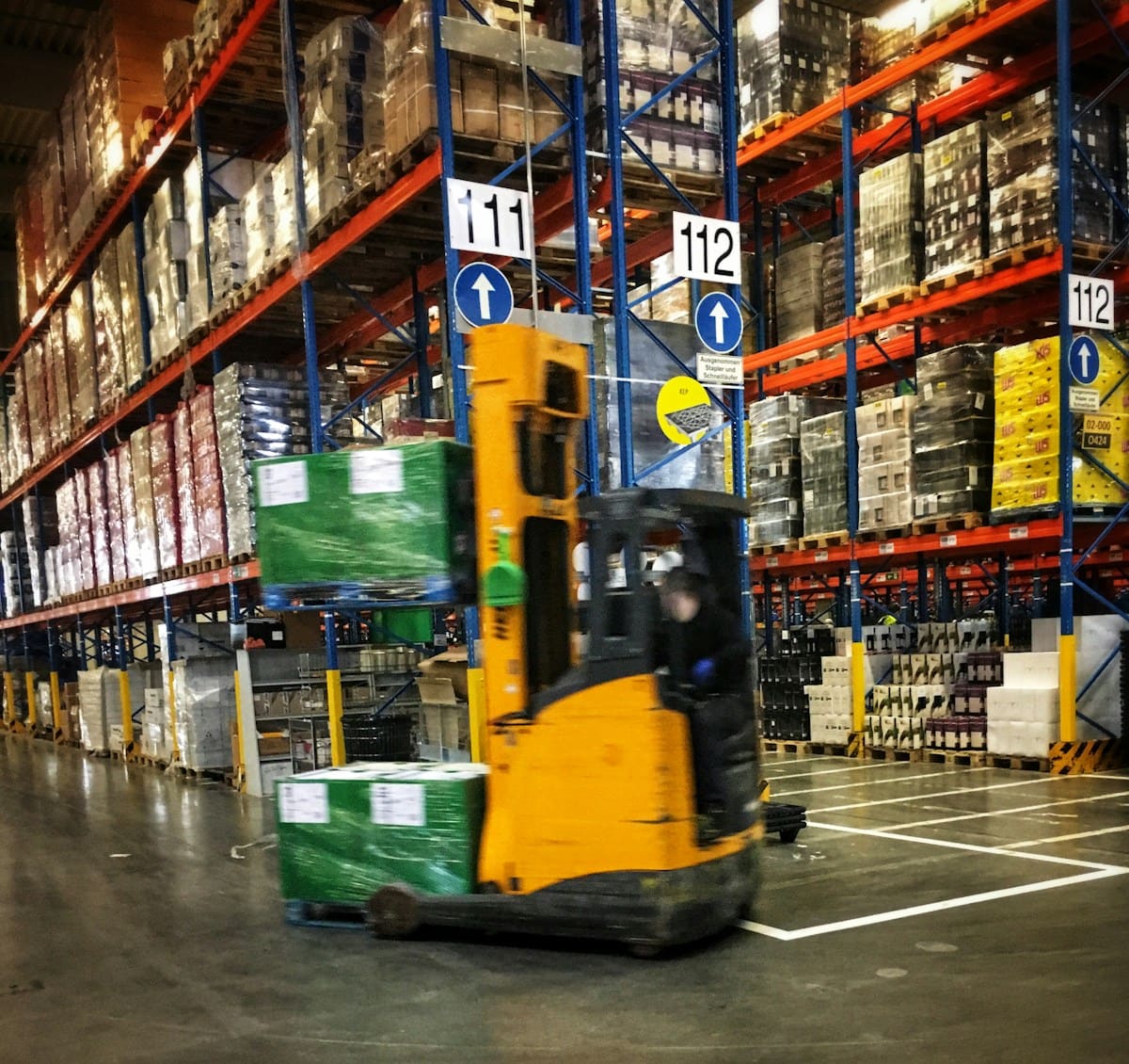 RFID in Supply Chain 2026: Item-Level Tagging, EPCIS & Real ROI — RFIDAK RFID buyer guide and industry insight